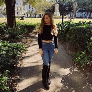 Meet your Posher, Alora